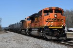 Unit tanker train rolls east